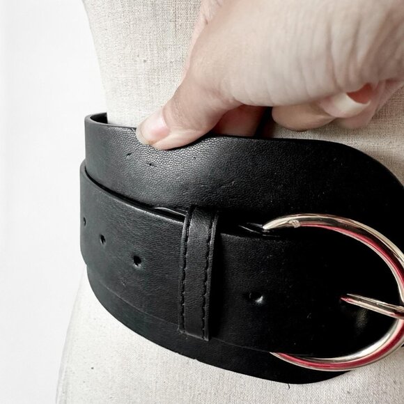 Zara Black Large Oversized Faux Leather Gold Hardware Statement Belt - Picture 5 of 5